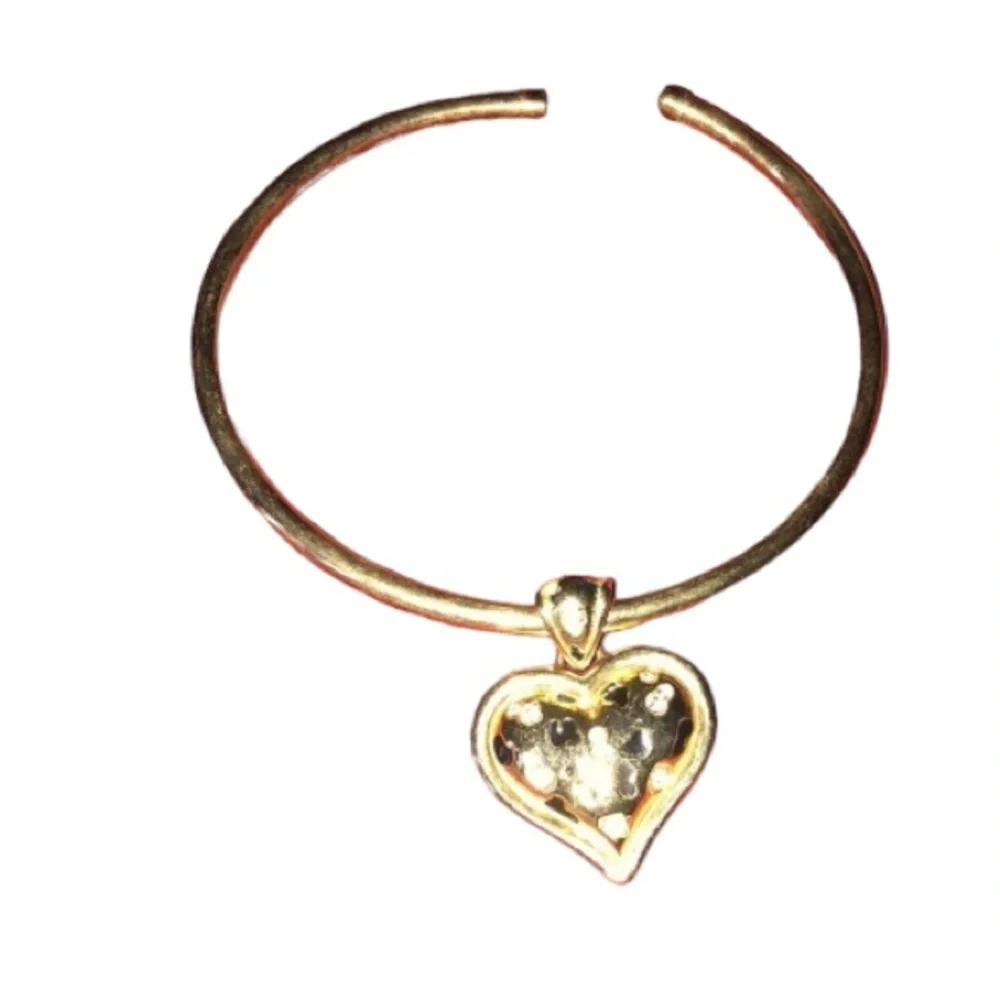 Floating puffed HEART gold tone flexible choker W/ reversible heart pendant